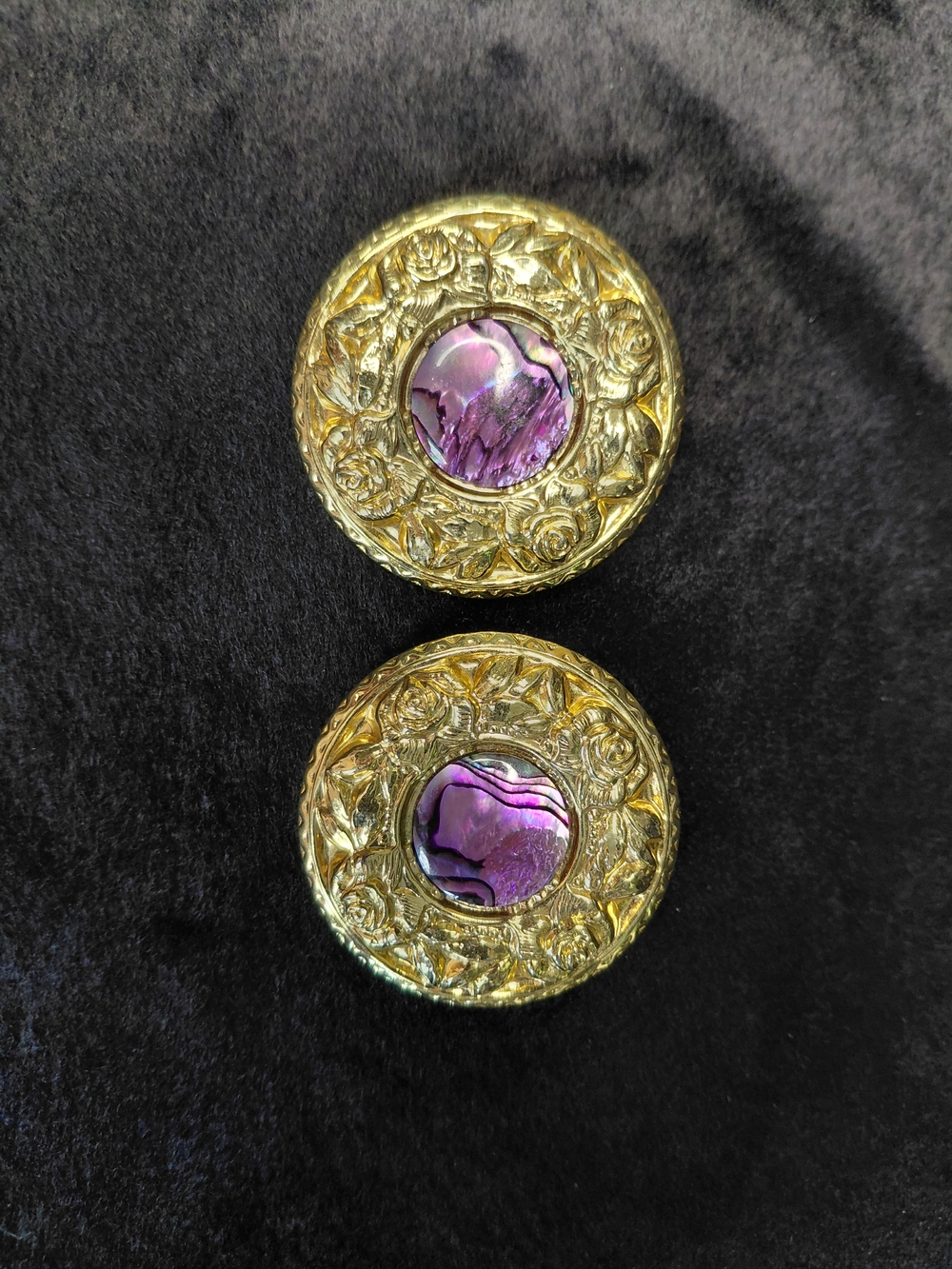 Gold-Tone Medalion Clip-on Earings with abalone